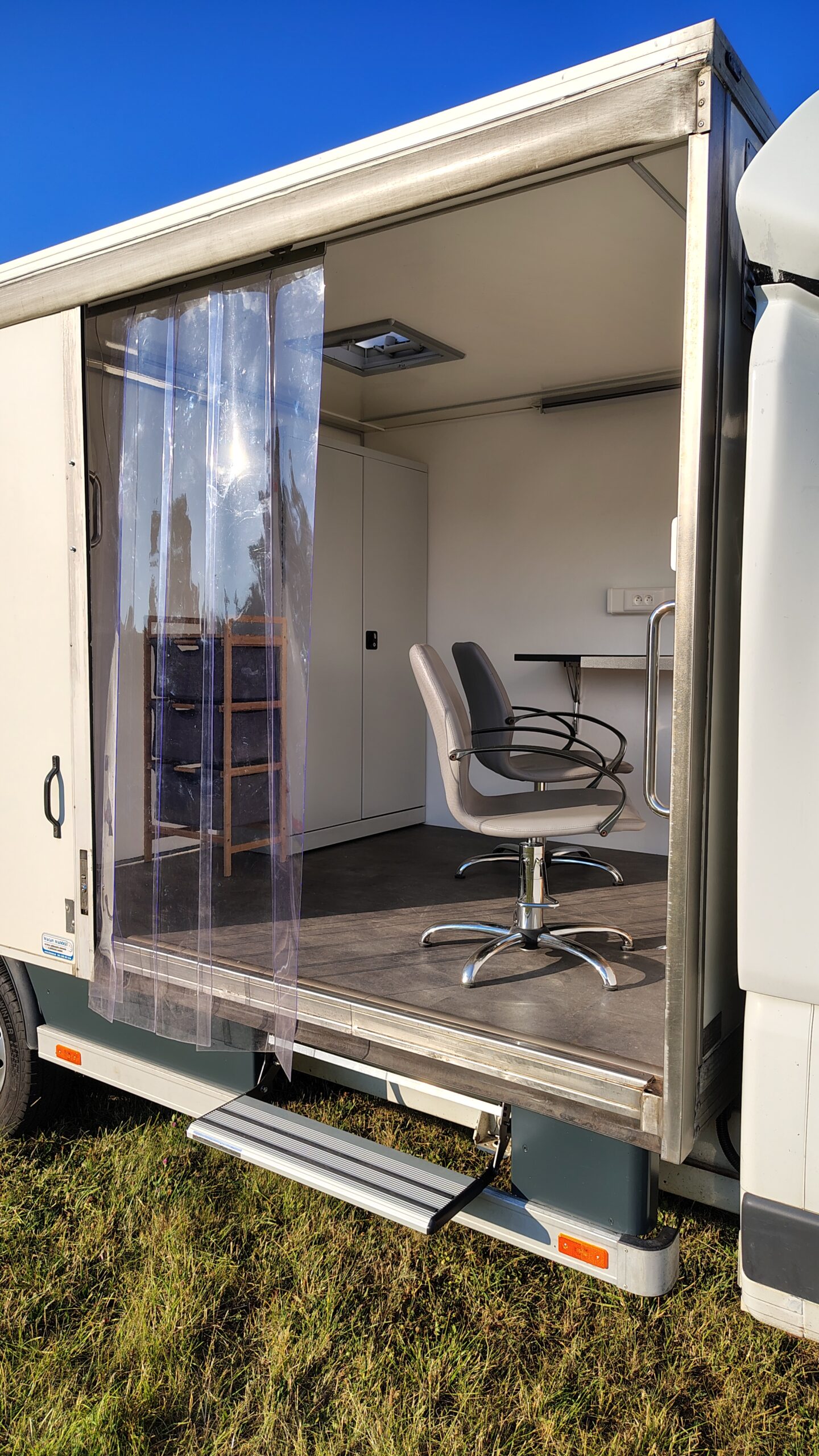 Crafting Captivating Headlines: Your awesome post title goes here